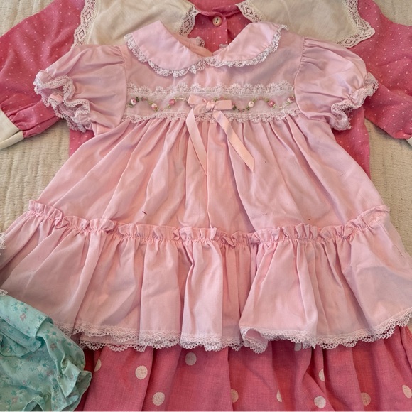 Vintage Lot Of 8 Baby Girl Dresses Embroidered, Lace, Gingham, Frilly- Mix Size - Picture 8 of 13